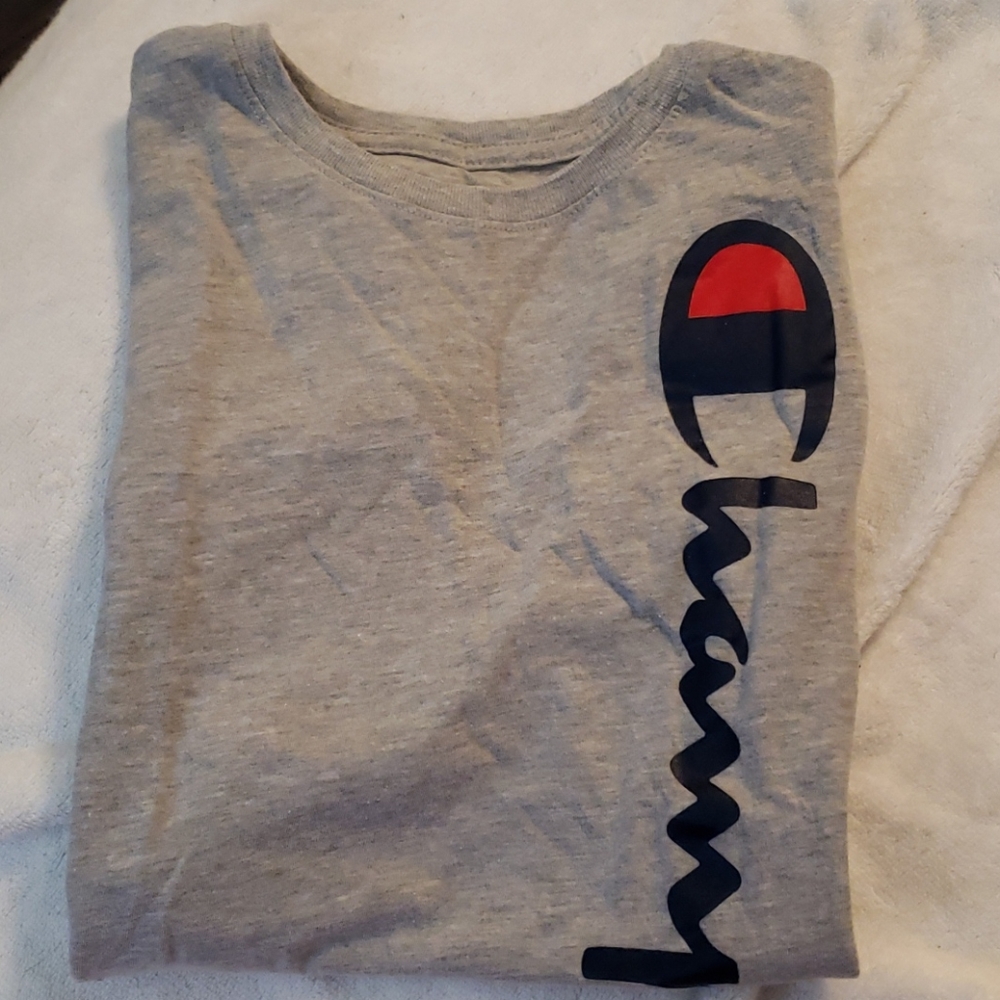 Boys Champion tshirt.     1